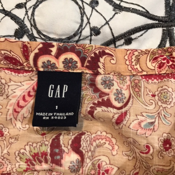 Gap - Picture 2 of 2